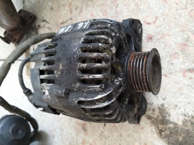 Q3 çıkma yedek parça Q3 1.6 FSİ ŞARJ DİNAMOSU 2006-2009